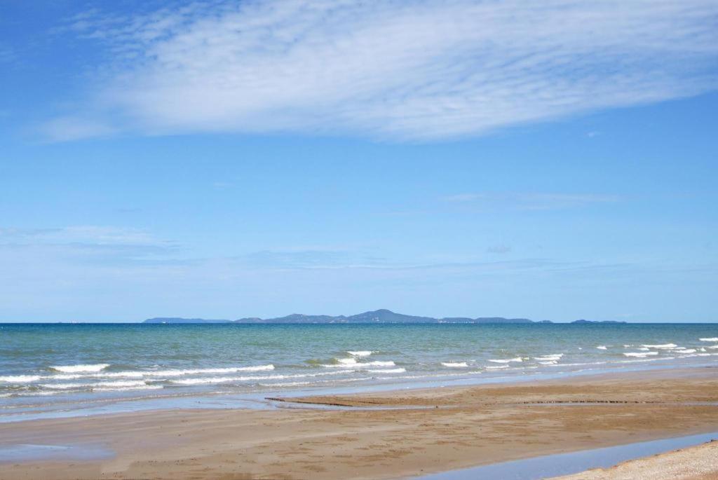 Sea Falcon On The Water Na Chom Thian Exterior photo