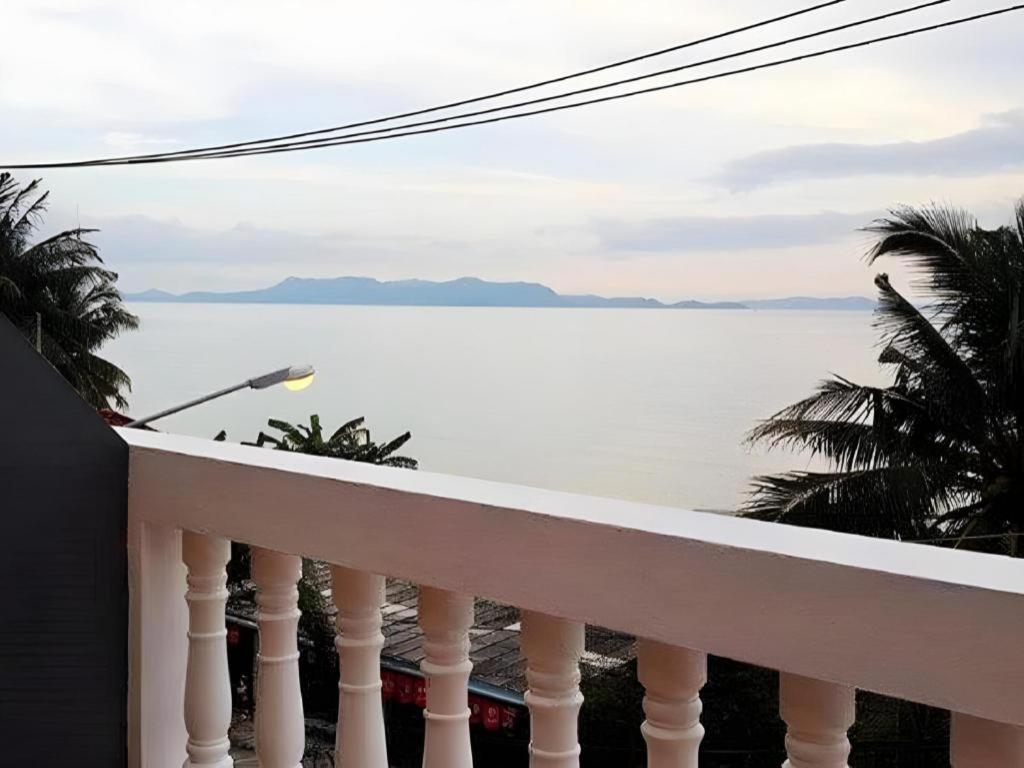 Sea Falcon On The Water Na Chom Thian Exterior photo
